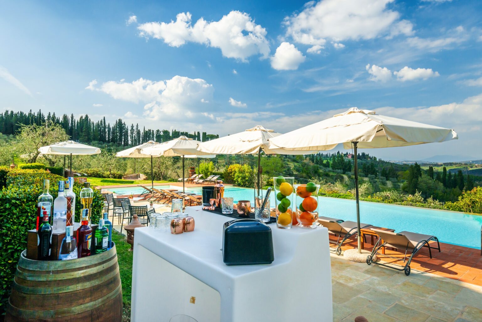 The infinity pool at Borgo Divino